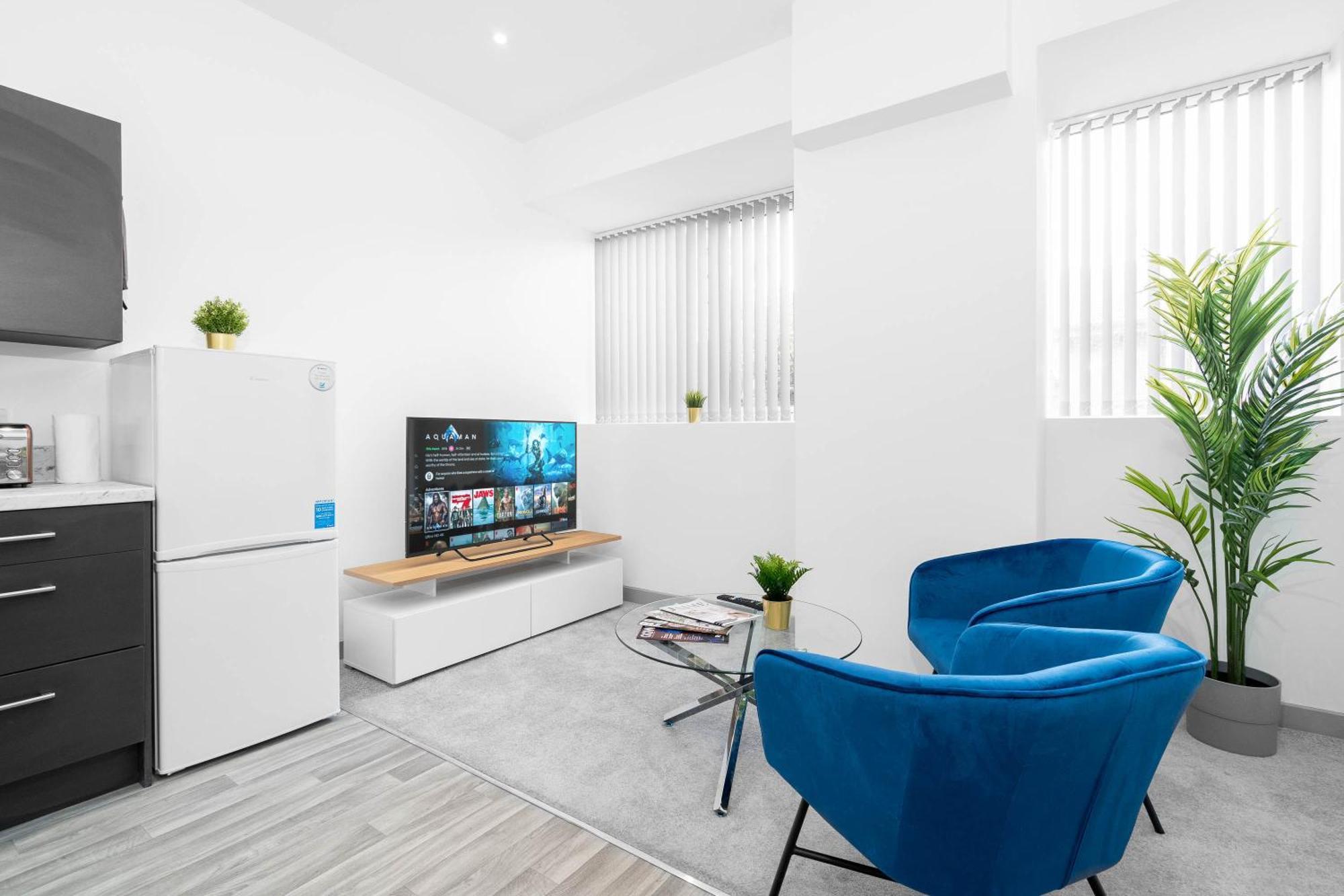 Modern Apartment In Brierley Hill - Secure Parking - Wifi & Netflix - Excellent Value - 11O Esterno foto