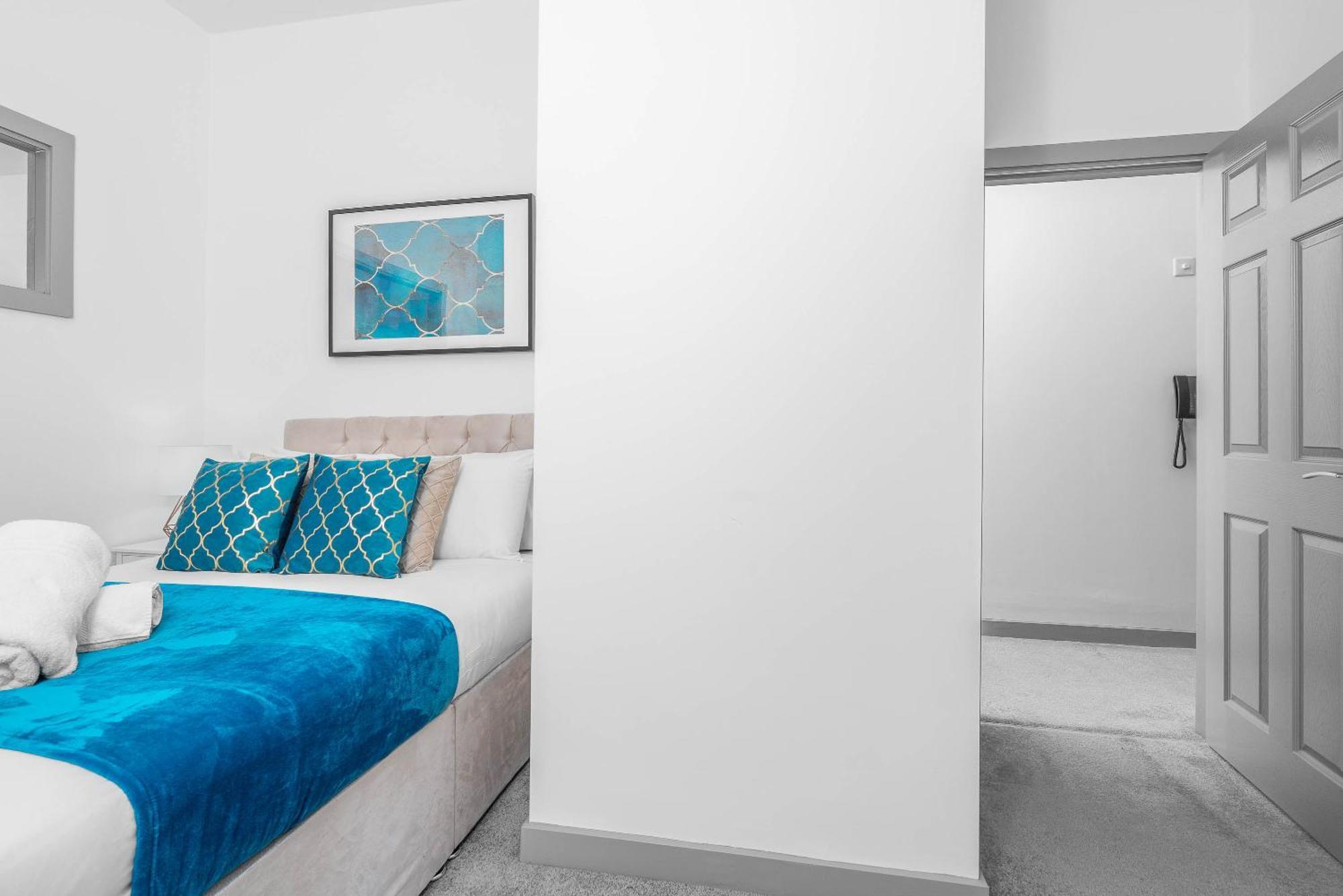 Modern Apartment In Brierley Hill - Secure Parking - Wifi & Netflix - Excellent Value - 11O Esterno foto